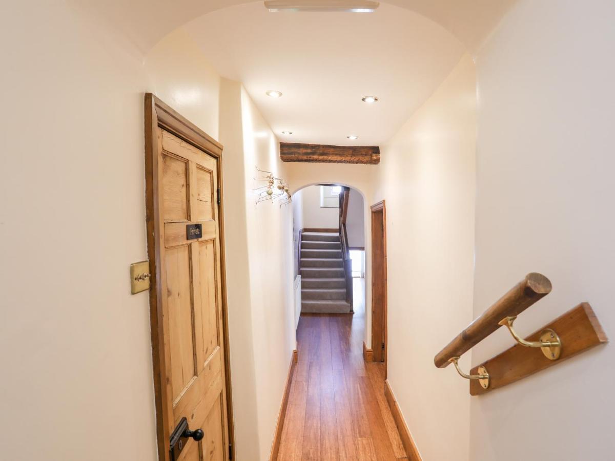 Above Deck Apartment Beaumaris Exterior photo